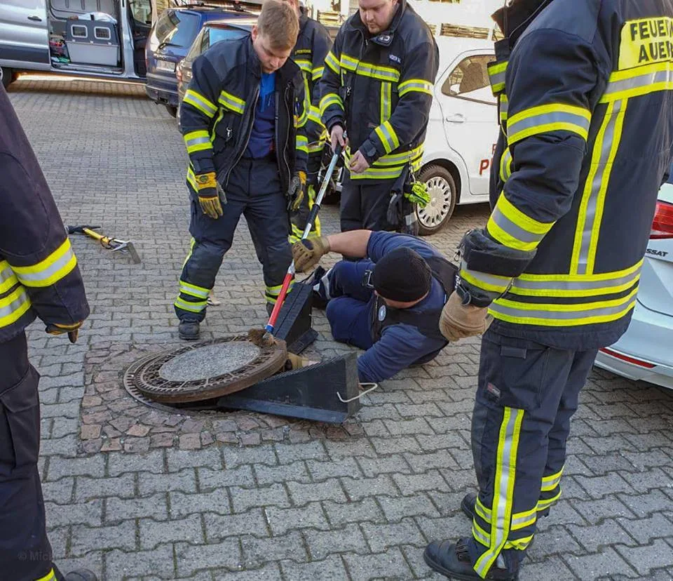 Hasiči v Německu zachránili uvízlého potkana.