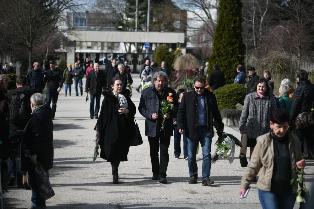 Zdeněk Troška na pohřbu Jiřího Pomeje