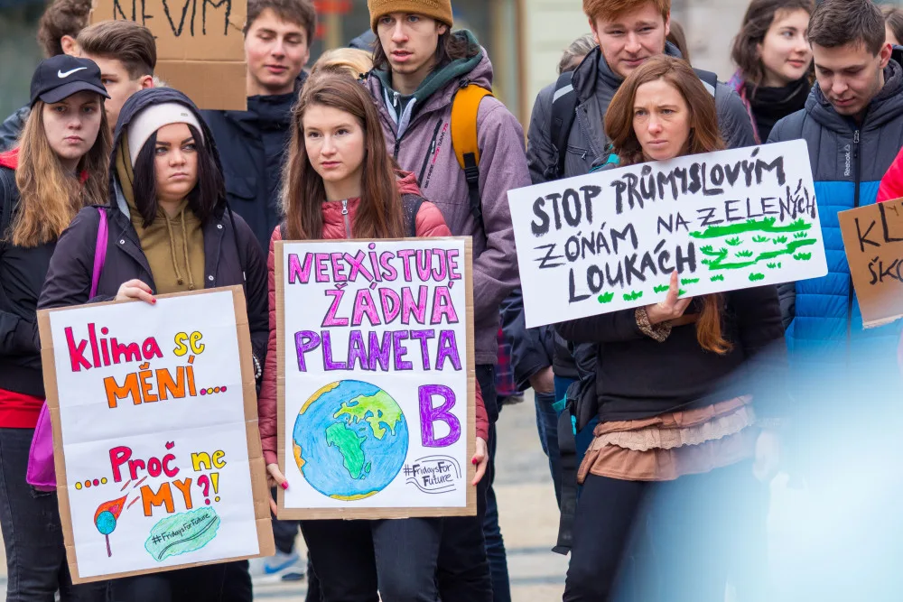 Stávka za klima proběhla dnes před libereckou radnicí
