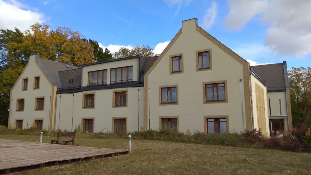 Zámecký hotel Sychrov je na prodej už dvanáct let