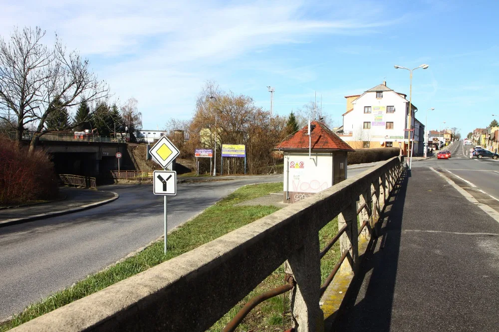 Turnov čekají komplikace