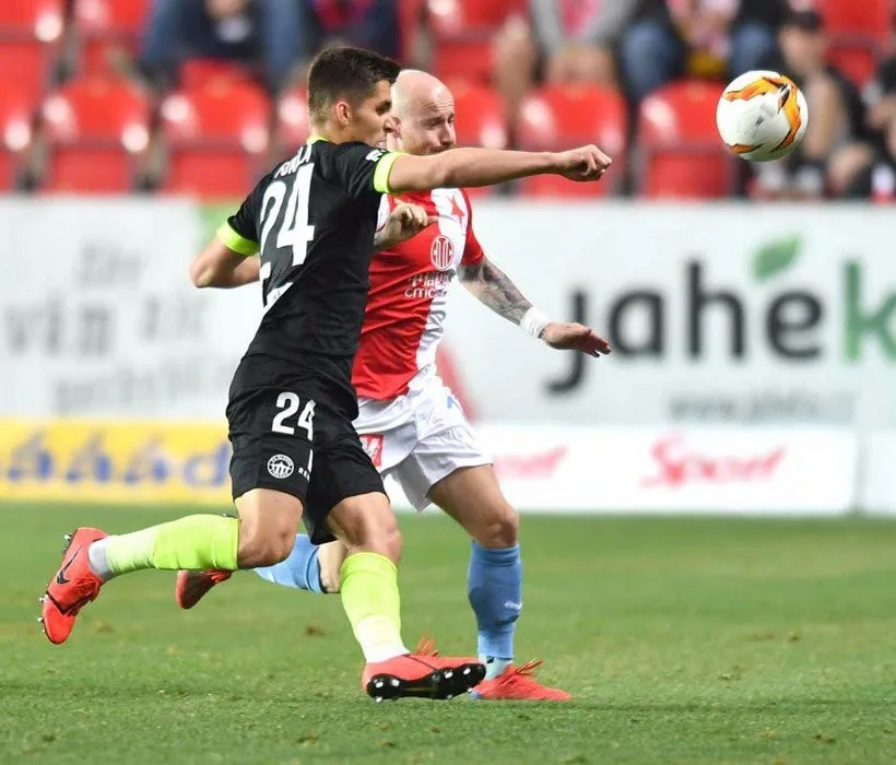 Milan Fukala v souboji se Stochem.