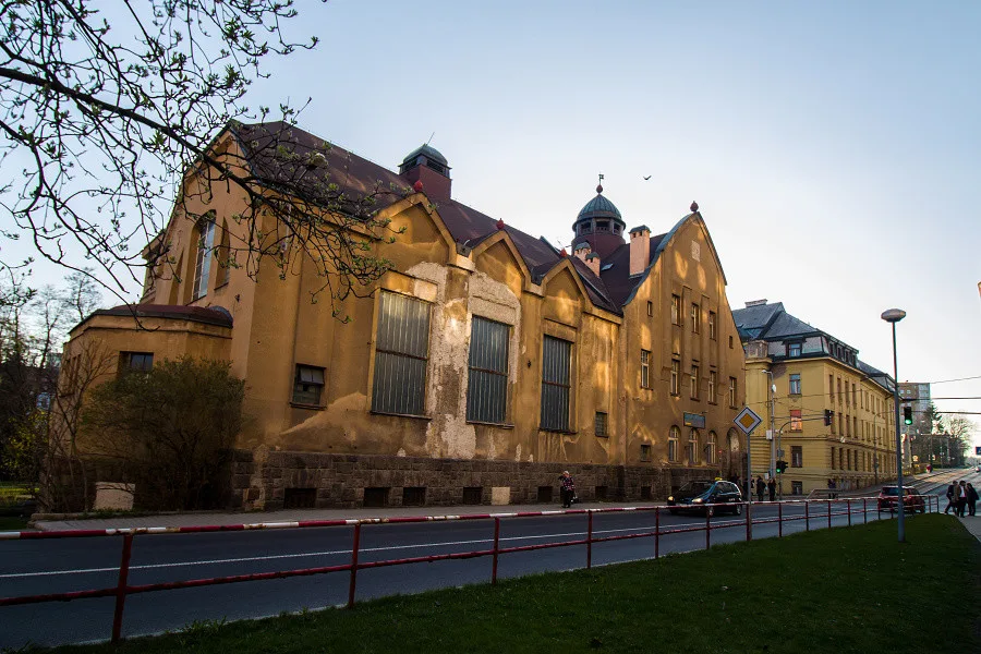 Jablečné lázně dlouhodobě chátrají. Dočkají se oprav?