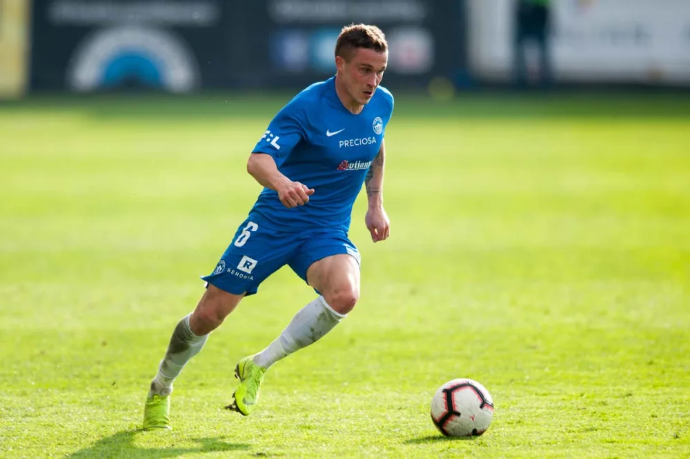 Slovan přetlačil Slovácko díky třem penaltám.