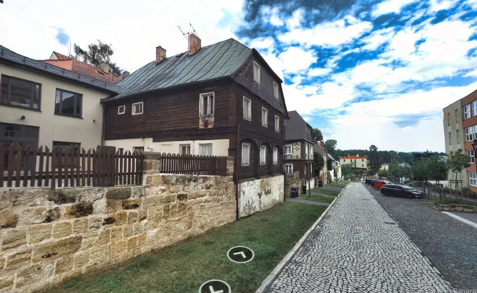 Roubený dům v Kalinově ulici se dočká rekonstrukce.