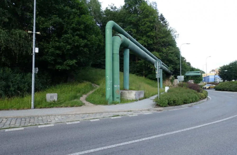 Hned dva návrhy se věnují pěšině na Brandlu.