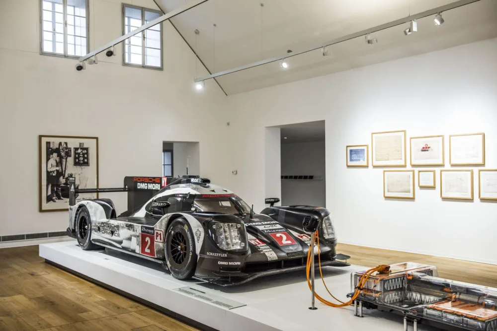 PORSCHE 919 HYBRID