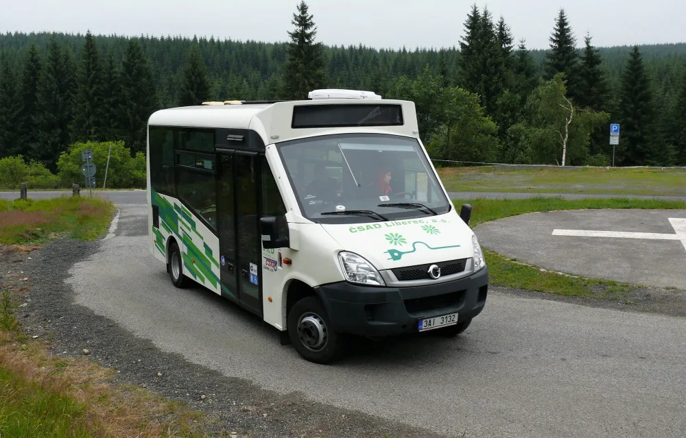 Autobus na Smědavě.