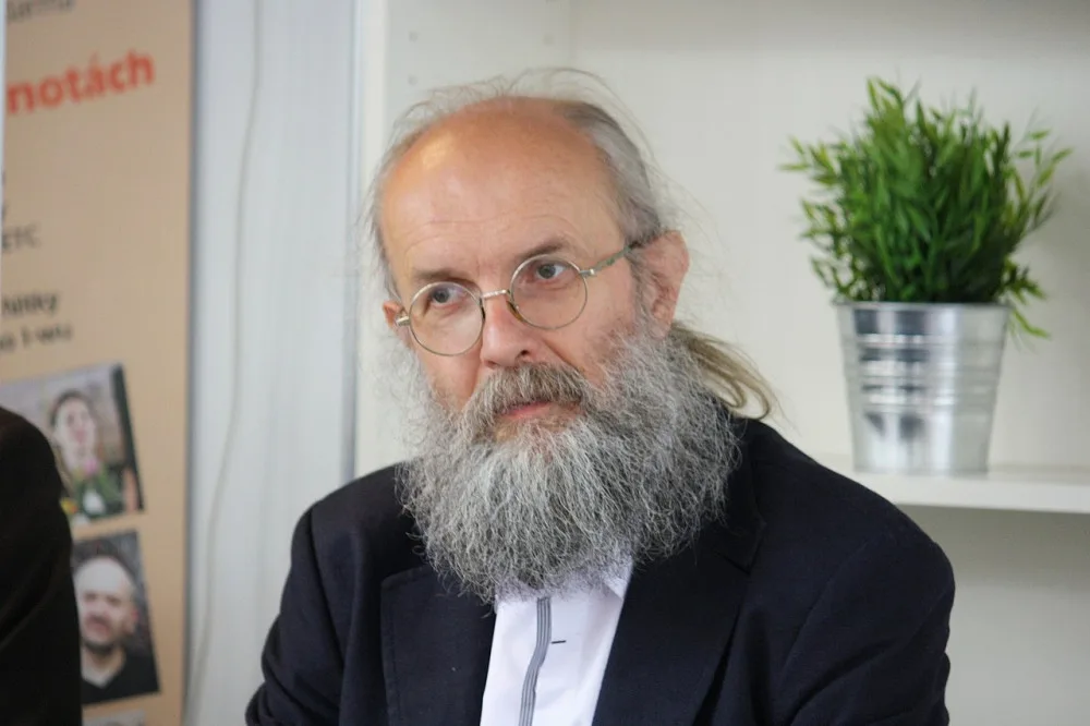Karel Oliva.