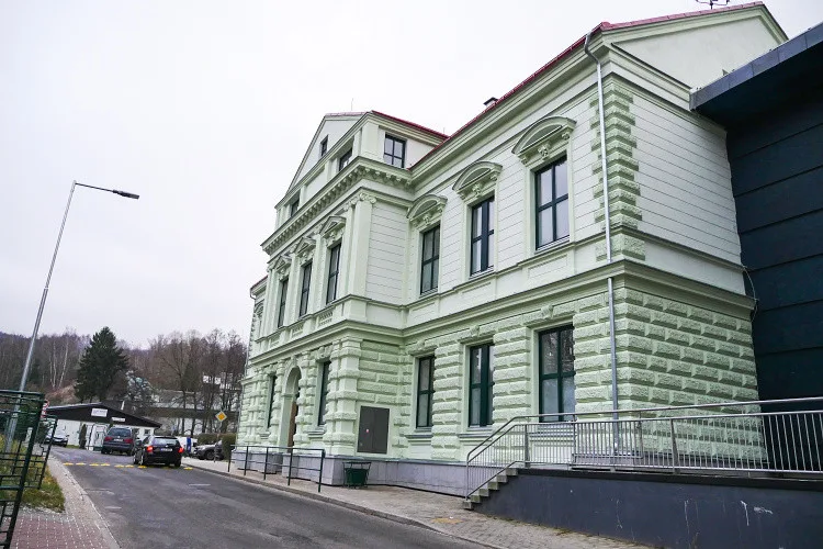 Opravená stará budova