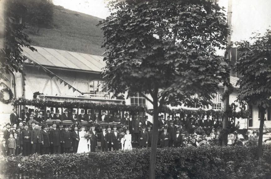V roce 1900 začala jezdit v Jablonci první tramvaj