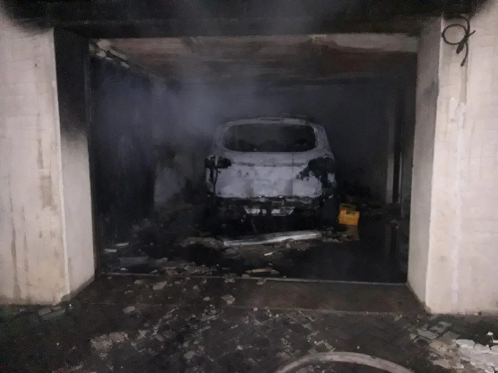 Auto po požáru.