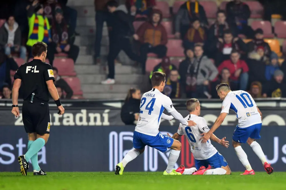 Tomáš Malinský se raduje z gólu do sítě Sparty.