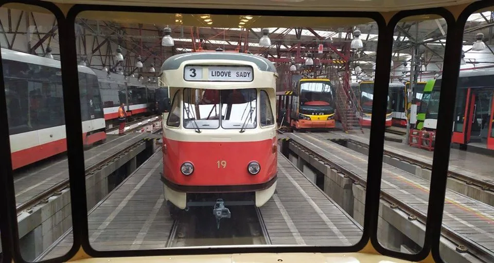 Tramvaje T2 se vrací do provozu. Jezdit už nebudou v Liberci, ale v Praze