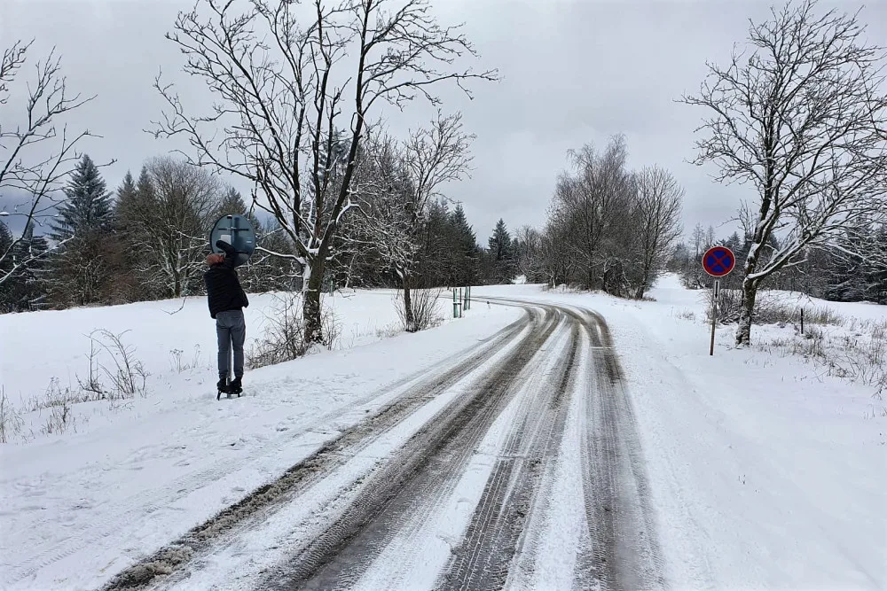 Na silnicích v Libereckém kraji testují nové teplotní senzory