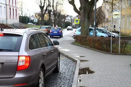Parkování při vykládání dětí před školou