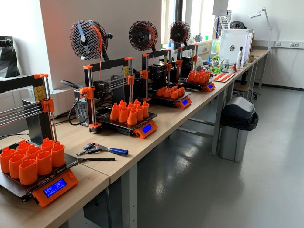 Liberecká iQLANDIA vyrábí pomocí 3D tisku adaptéry k celoobličejovým maskám