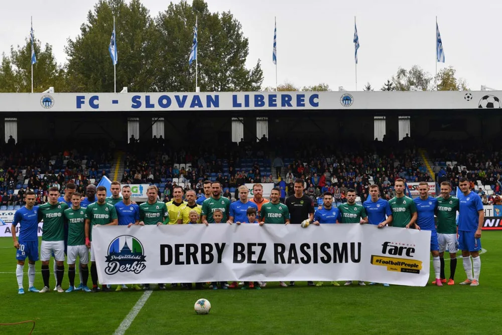 Derby proti koronaviru