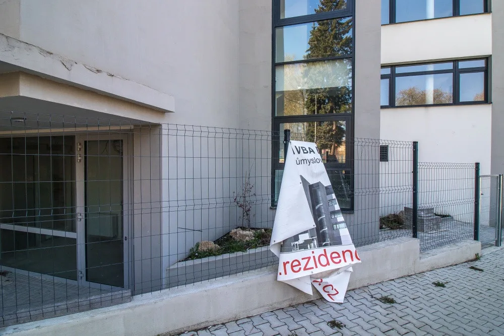 Nedokončená Rezidence Větrná v Jablonci.