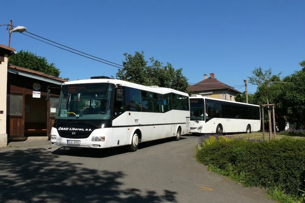 Turistické linky vlaků a autobusů zatím stojí. Až to půjde, rozjedou se rychle