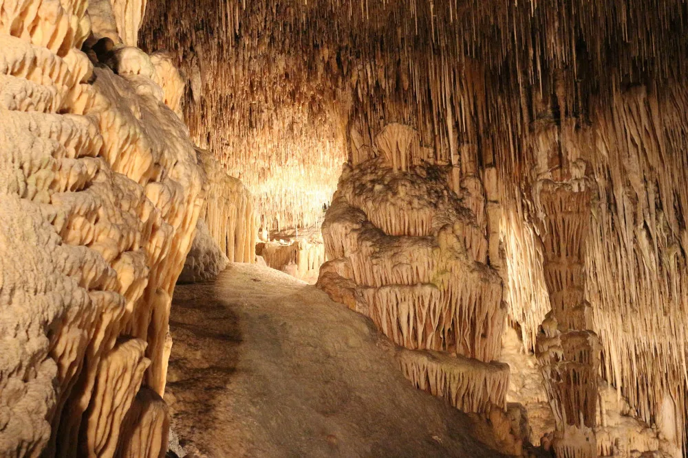 Bozkovské i další jeskyně se otvírají. Počet turistů na prohlídce bude omezen