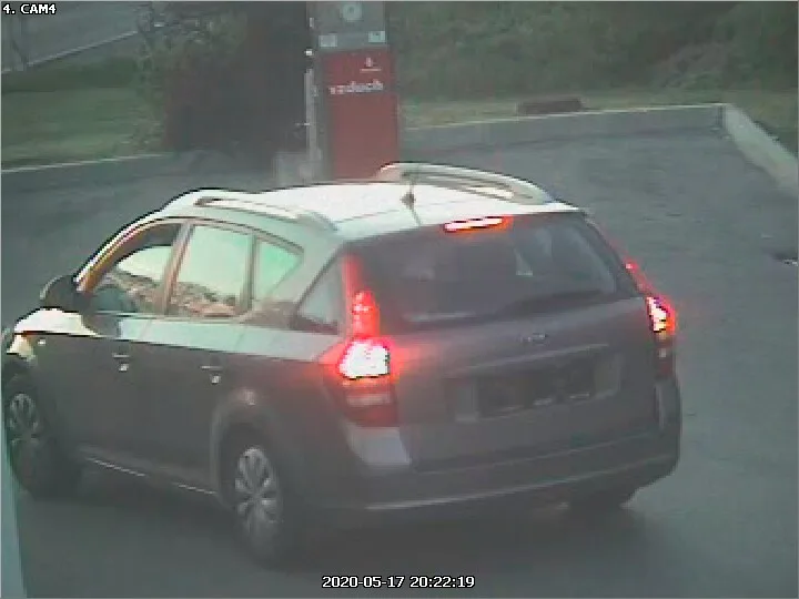 Neznámý řidič si v Liberci tankuje plnou, ale odjíždí bez placení. Policie se obrací na veřejnost