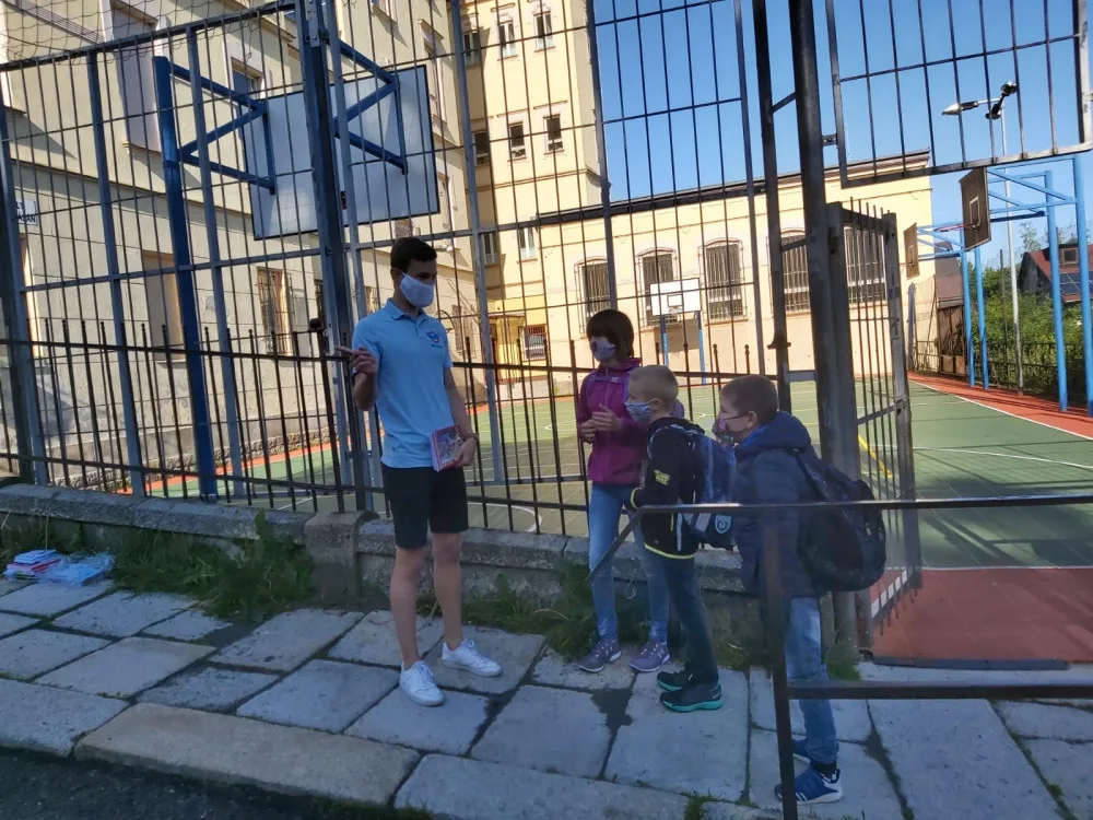 Děti se vrátily zpět do školních lavic