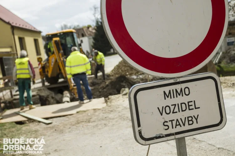 size4-15875459666699-103-kraj-usetril-miliony-na-rekonstrukci-silnice-v-podbozkove-vystavi-za-ne-kruhac-v-jablonci