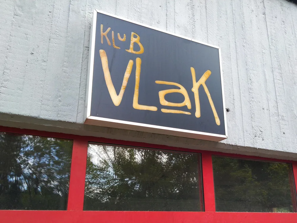 Roky zavřený hudební klub Vlak na kolejích prochází rekonstrukcí. Bude z něj tělocvična