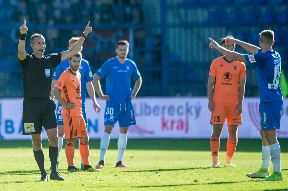 Ligový start Slovanu ohrožen. Sigma Olomouc má tři nakažené koronavirem.
