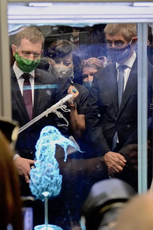 Oba politici si prohlédli laboratoře TUL