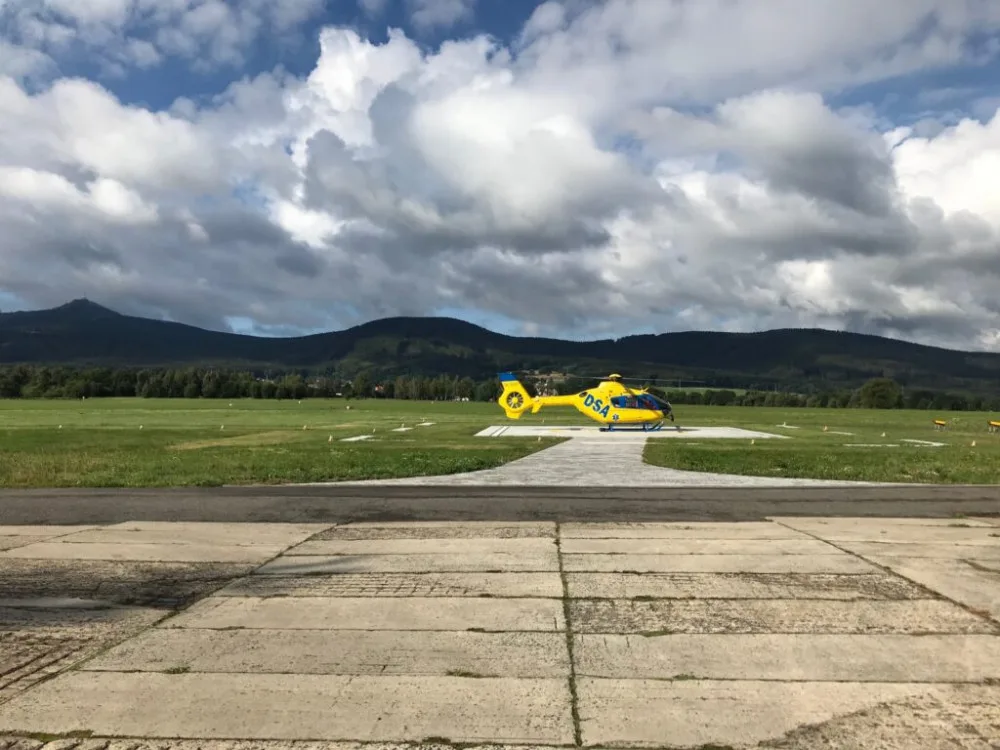 Záchranka má v Liberci nový heliport, vrtulníky mohou přistávat i po setmění