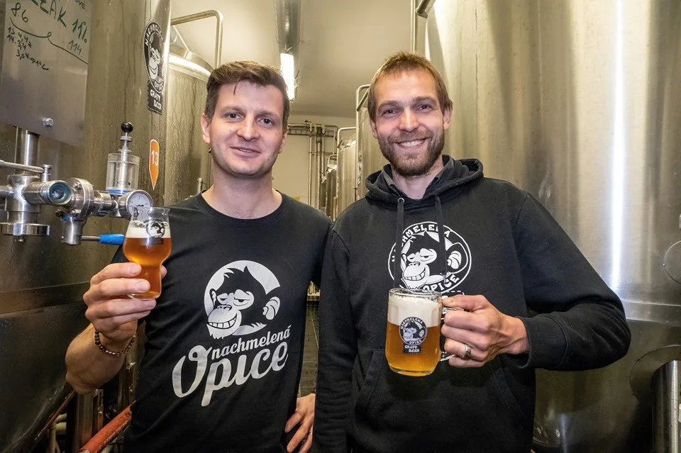 Náš název je velká přednost, říká sládek pivovaru Nachmelená opice Michal Kuřec