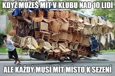 Češi se smějí dalšímu vládnímu nařízení. Kdo má židli, ten bydlí, píšou na sociálních sítích