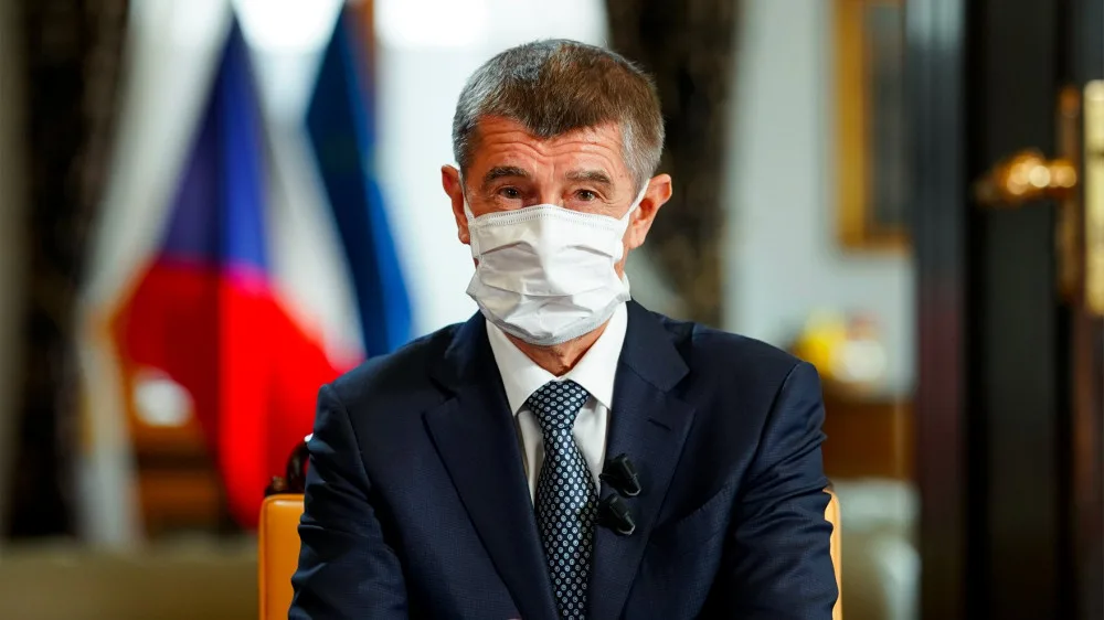 Babiš přiznal pochybení v létě a vyzval k nošení roušek