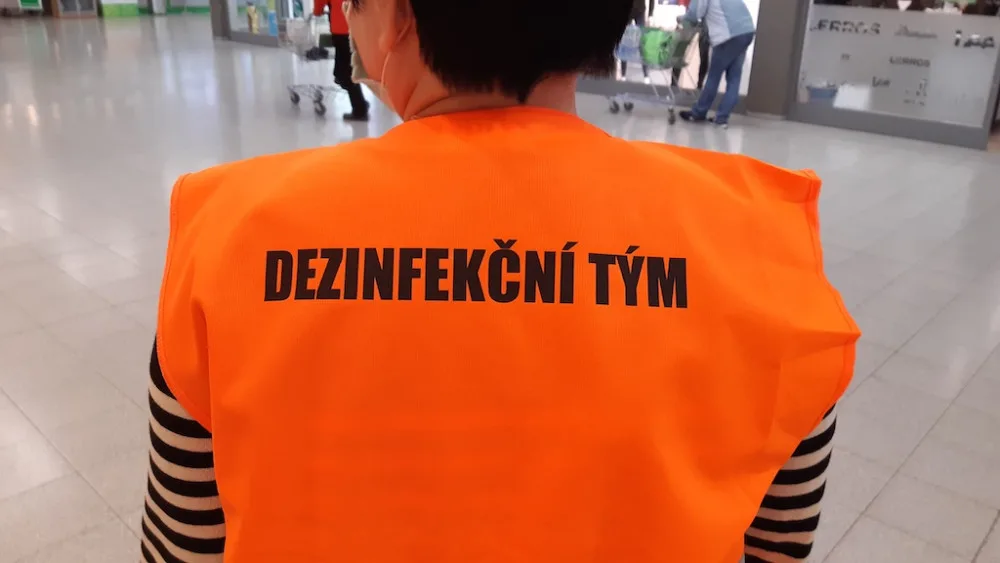 V Globusu Liberec sestavili speciální dezinfekční tým pro ještě bezpečnější nakupování