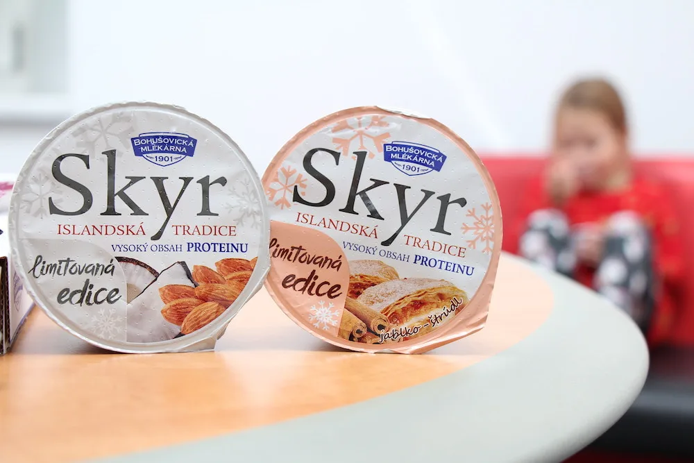 Islandská tradice v českých domovech. SKYR Bohušovické mlékárny zasytí, potěší a osladí vám den. A venku má novou zimní edici