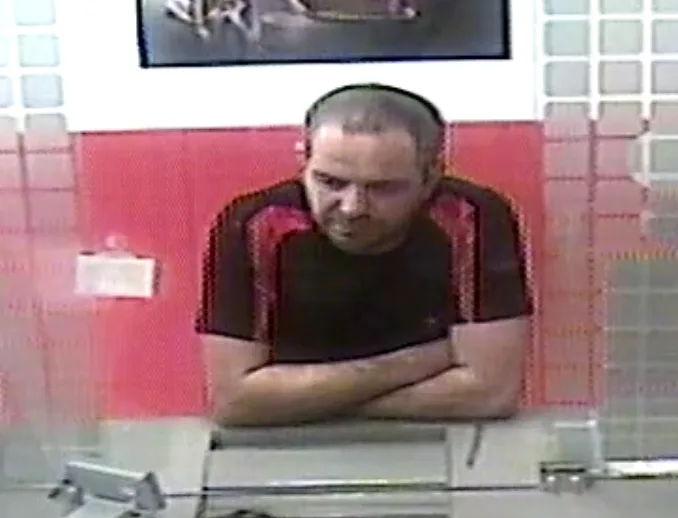 Policie pátrá po tomto muži