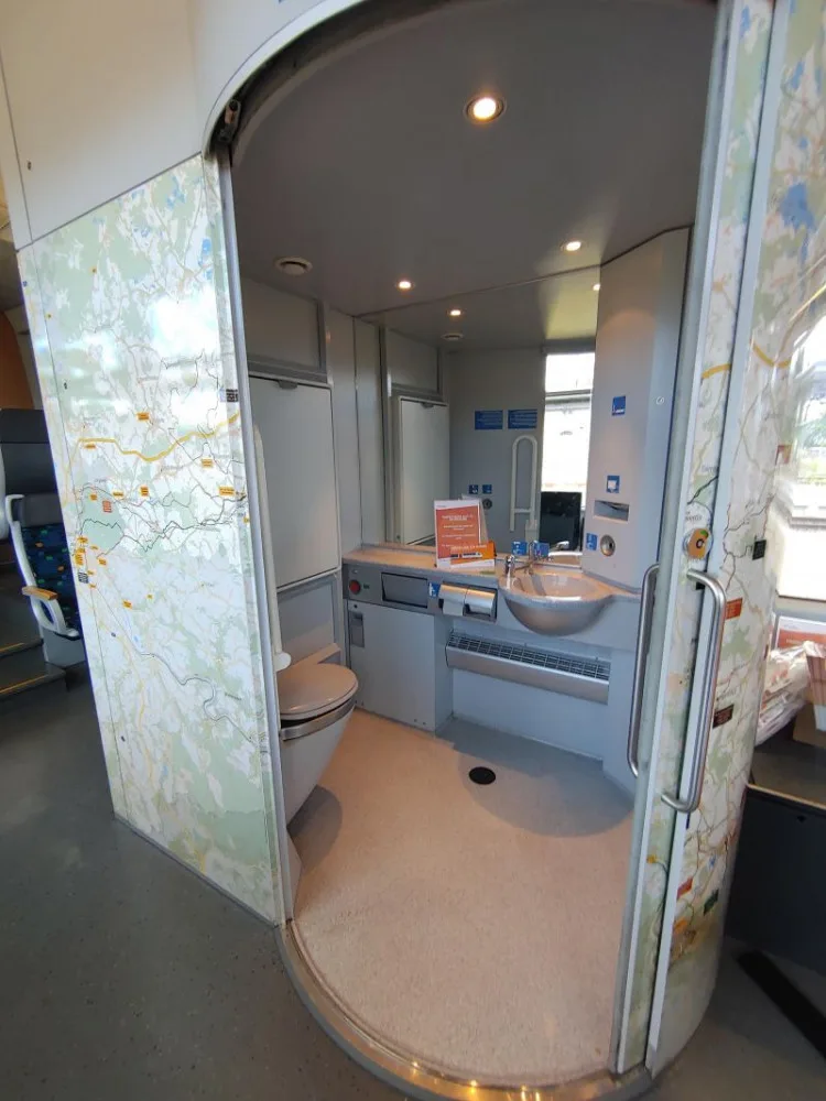 Die Länderbahn modernizuje flotilu vlaků. Nově nabízí wifi nebo velkorozměrovou mapu na toaletě