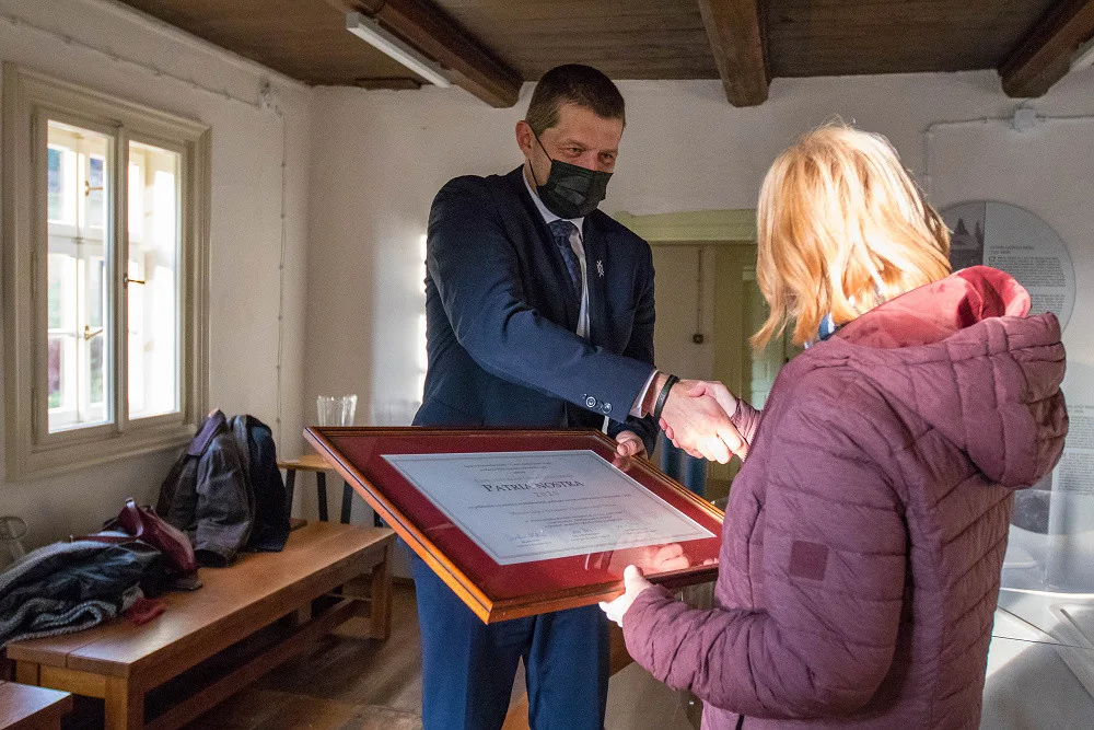 Jizerskohorská roubenka se dočkala uznání. Liščí bouda získala ocenění Patria Nostra