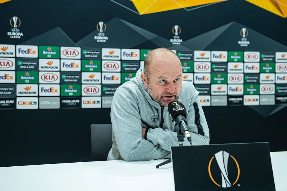 Slovan v derby kvůli úmrtí v rodině nepovede trenér Hoftych. Nahradí ho asistent Medýnský