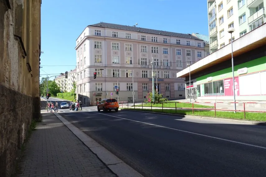 V Jablonci obnovili plný provoz v ulicích v dolním centru