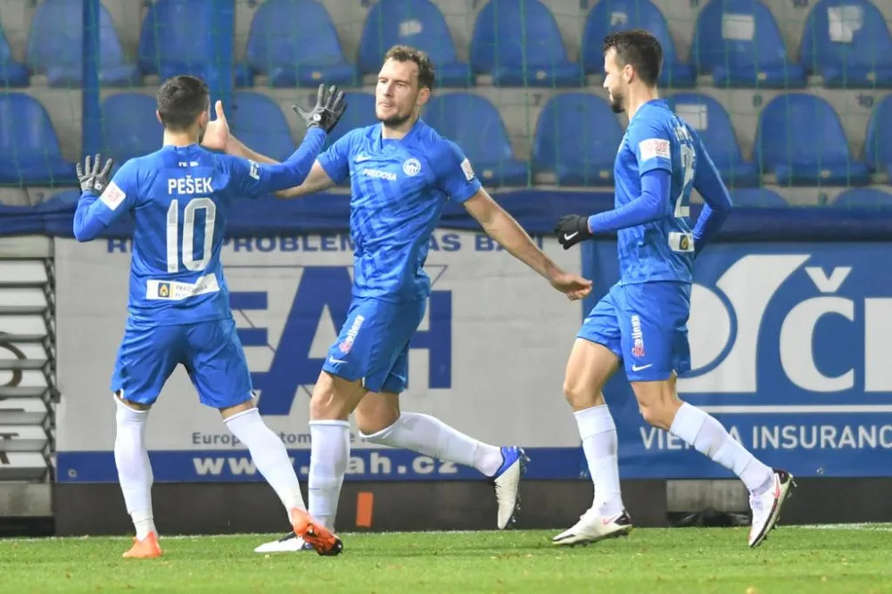 Penalta a červená byly pro Slovan málo. Se Slováckem se rozešel smírně 1:1