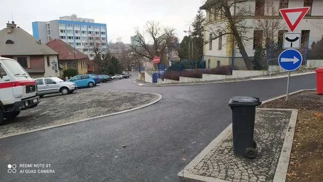Po měsících je dokončena generální oprava ulice U Opatrovny