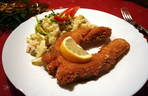 Kapr se salátem na štědrovečerním menu? Dříve to byla drahá záležitost
