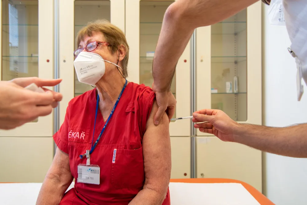 Velkokapacitní očkovací centra v únoru Liberecký kraj neotevře, nemá v nich čím očkovat