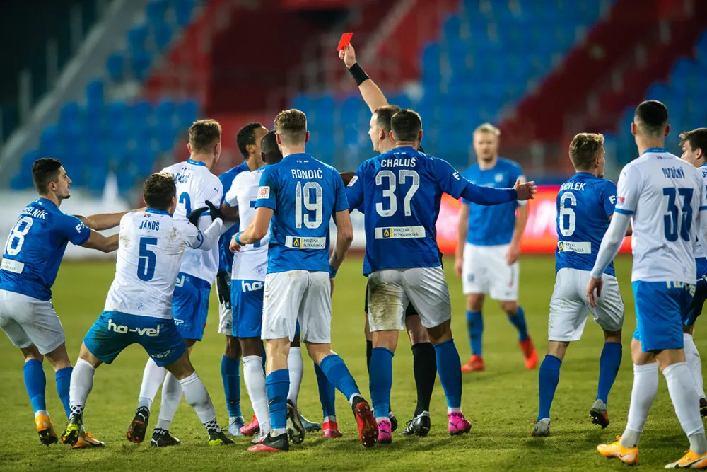 Rasistické pořvávání na Mosqueru v Ostravě. Baník hledá viníka, klub se omluvil
