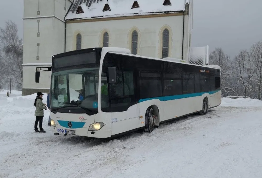 autobus_umbrella_maxov