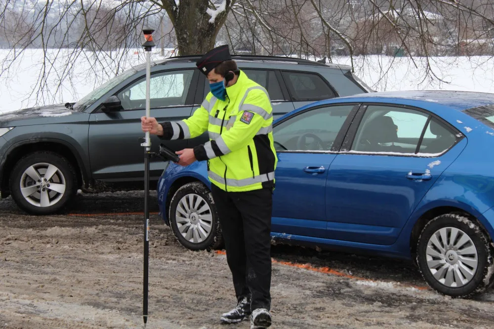 Rychlejší zaměření místa nehody umožní policii nové geodetické přístroje