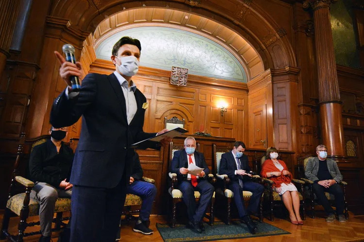 Medaili města Liberce získá devět kandidátů. Mezi nimi dálková plavkyně Pechová nebo lyžařský trenér Honců